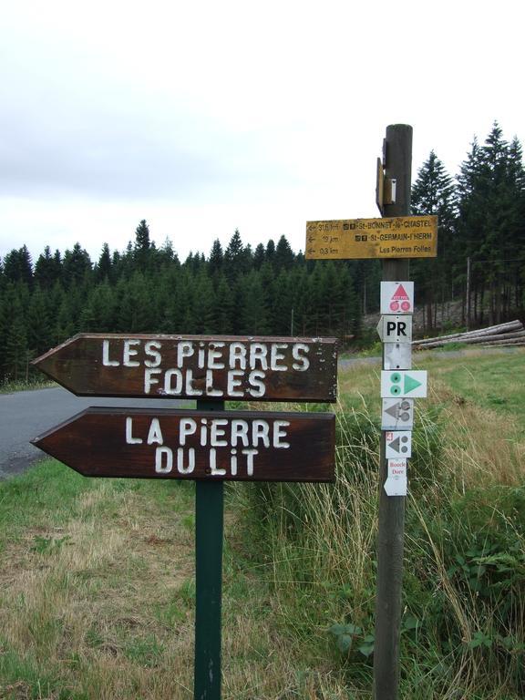 Les Deux Freres Hotell Échandelys Exteriör bild