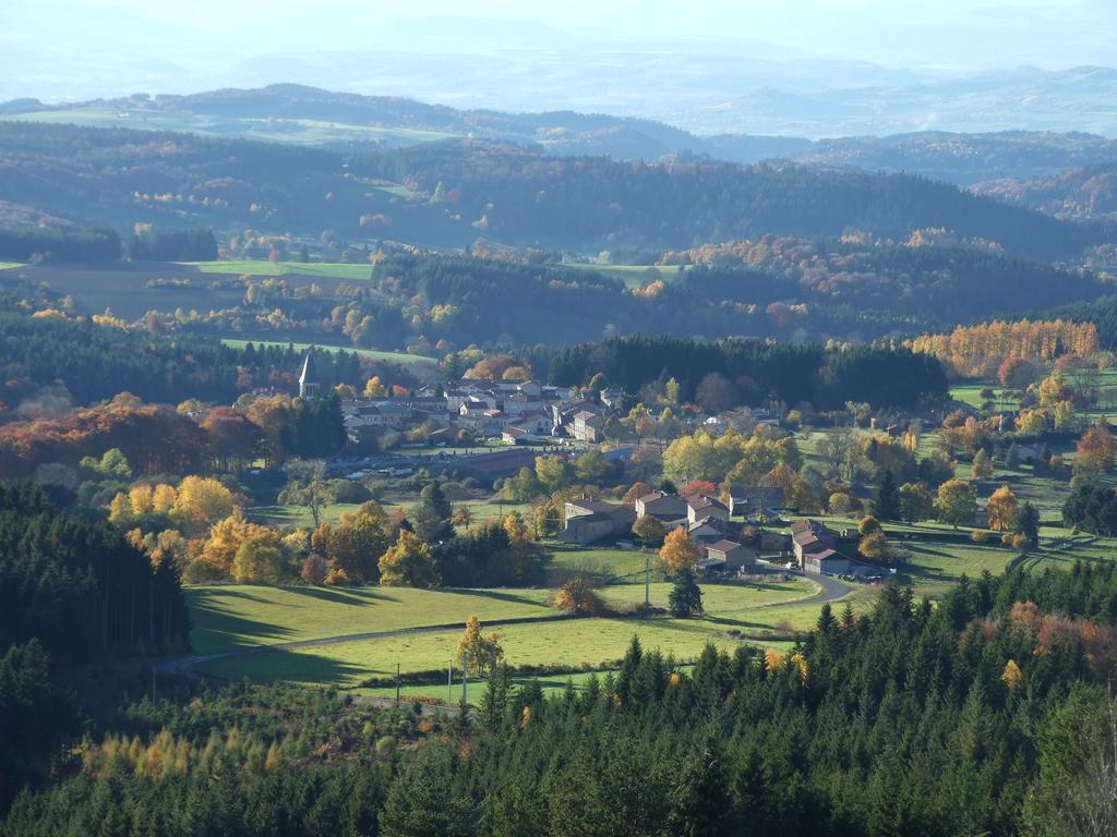 Les Deux Freres Hotell Échandelys Exteriör bild
