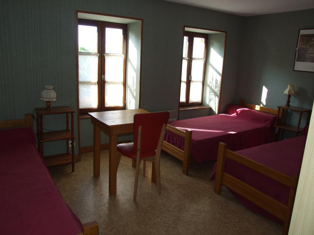 Les Deux Freres Hotell Échandelys Exteriör bild